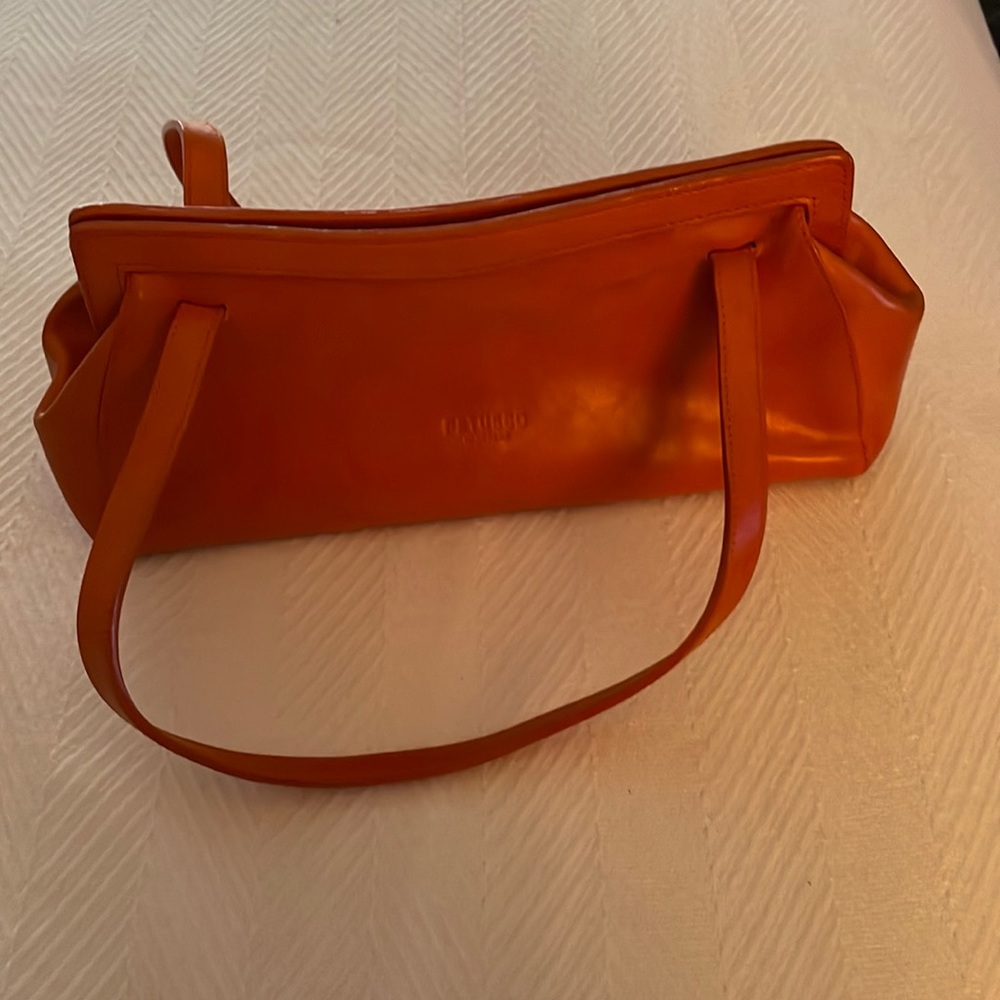 Women’s Hang Bag.